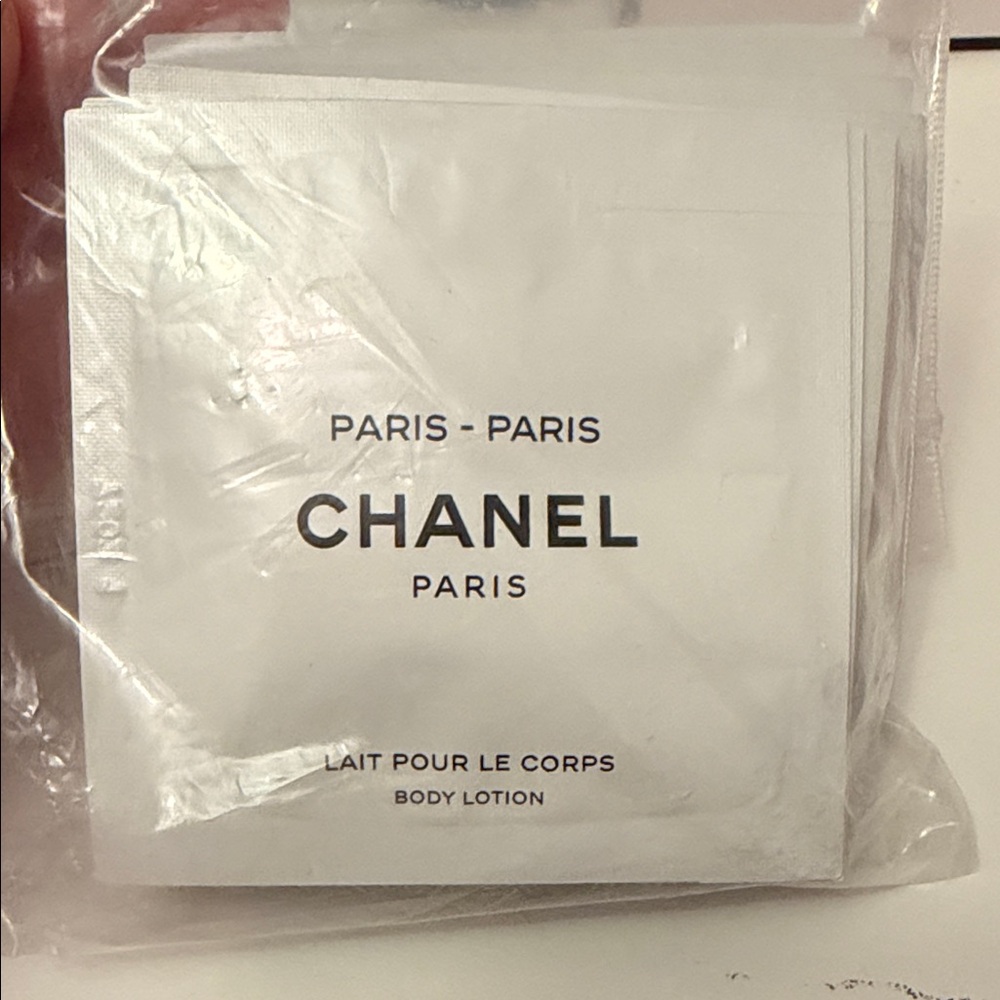 CHANEL Paris Body Lotion Sachets 6ML*12